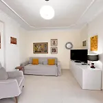 Blue Horizon Apartment
