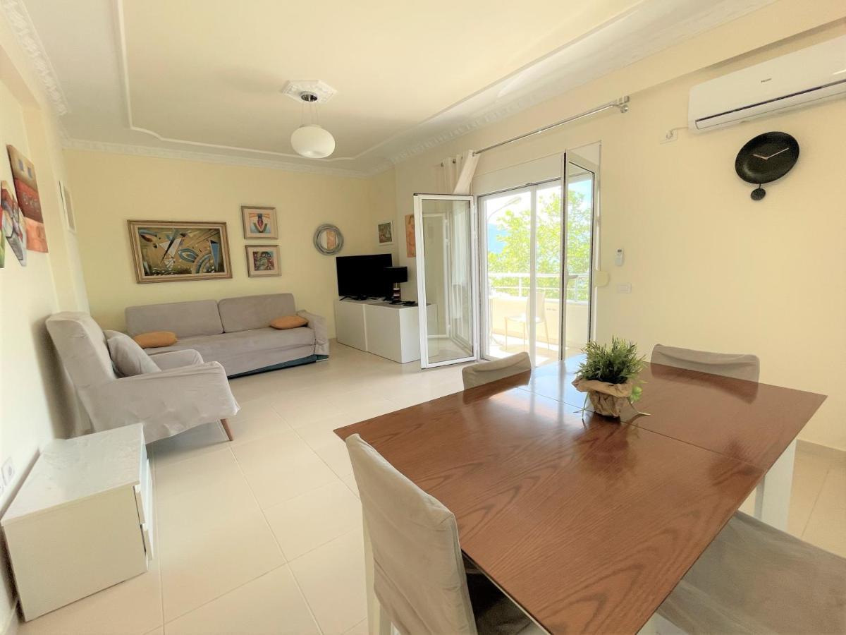 Blue Horizon Apartment *